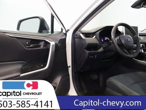 Used 2023 Toyota RAV4 LE image 10