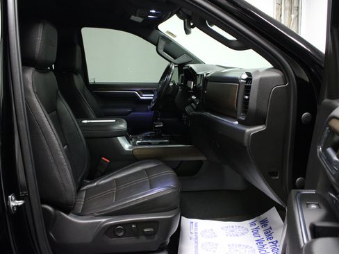 Used 2022 Chevrolet Silverado 1500 High Country AWD/4WD image 16