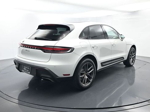 Certified 2025 Porsche Macan AWD/4WD image 14