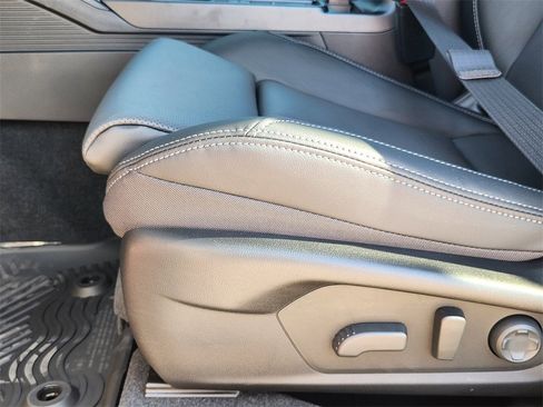 New 2026 Subaru Outback Touring XT image 18