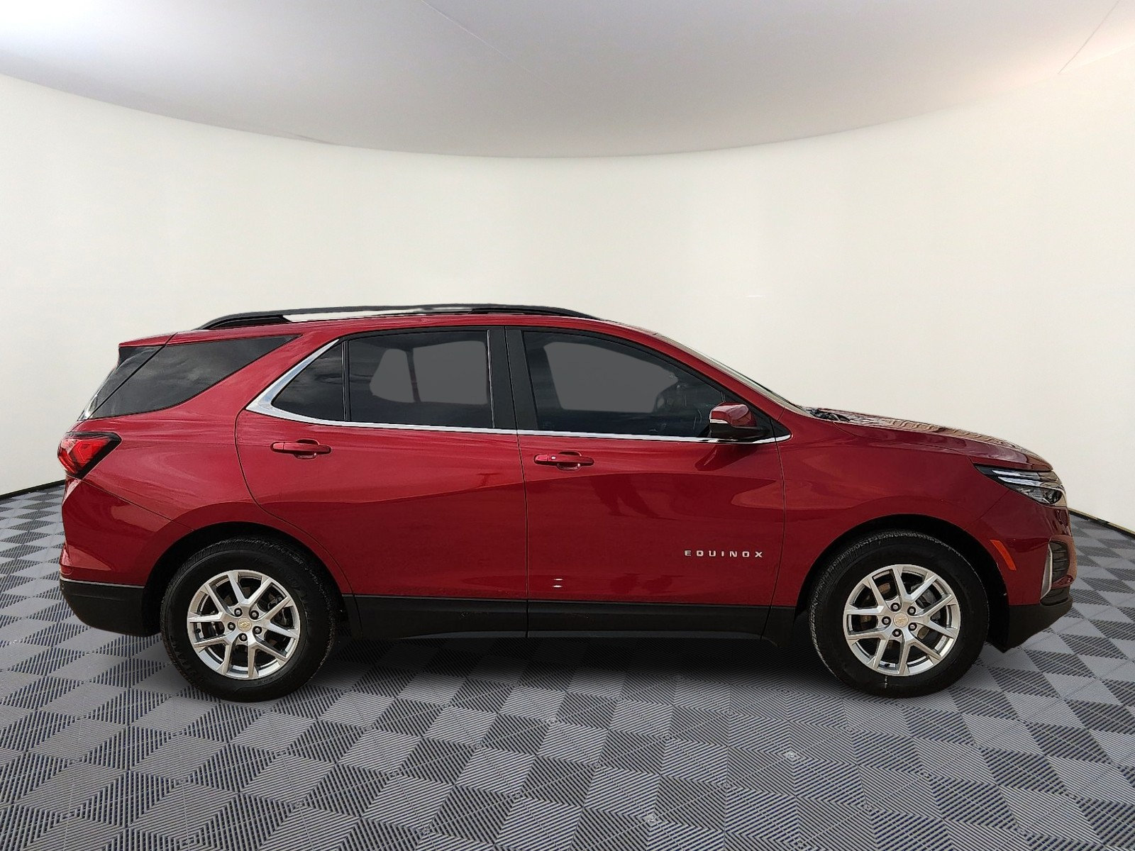 Used 2024 Chevrolet Equinox LT FWD image 5