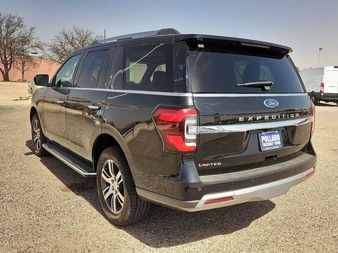 Used 2023 Ford Expedition Limited image 2