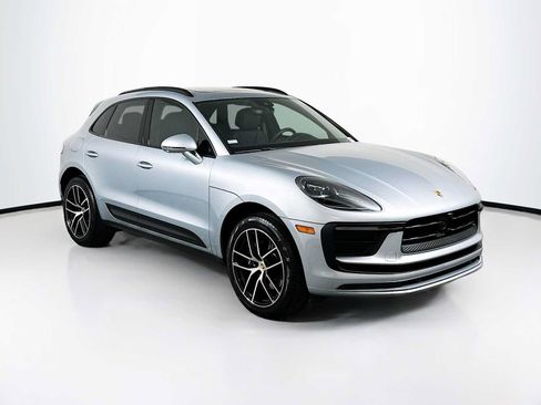 Certified 2026 Porsche Macan AWD/4WD image 7