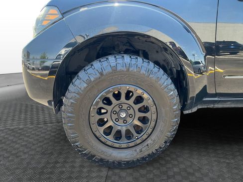Used 2010 Nissan Frontier PRO-4X w/ Pro-4x Value Truck Pkg RWD image 14