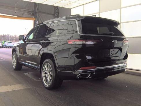 Certified 2025 Jeep Grand Cherokee L Summit w/ Luxury Tech Group V AWD/4WD image 7