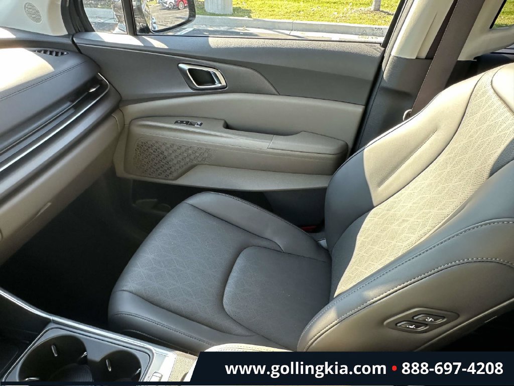 Certified 2026 Kia Carnival EX FWD image 30