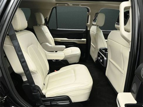 Used 2020 Ford Expedition Platinum image 19