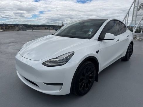 Used 2023 Tesla Model Y Long Range AWD/4WD image 7