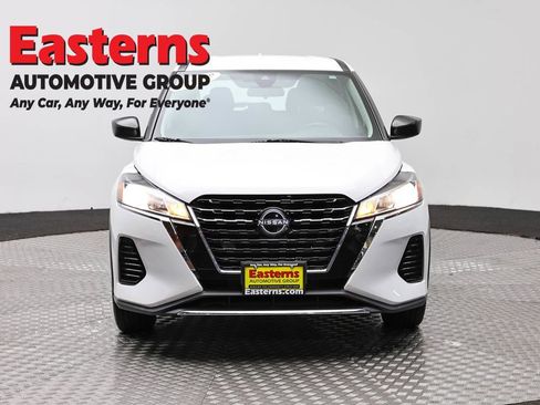 Used 2023 Nissan Kicks S FWD image 2