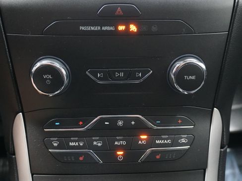 Used 2020 Ford Edge SEL w/ Convenience Package image 16