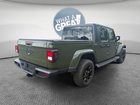 Used 2022 Jeep Gladiator Sport AWD/4WD image 3