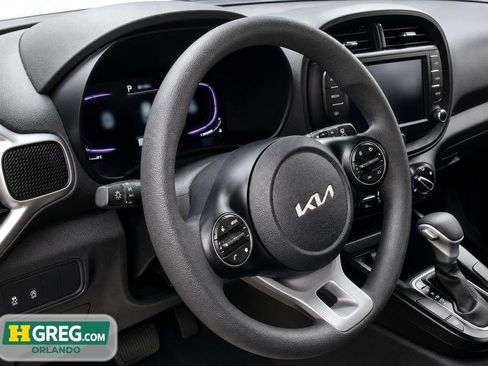 Used 2025 Kia Soul LX FWD image 13
