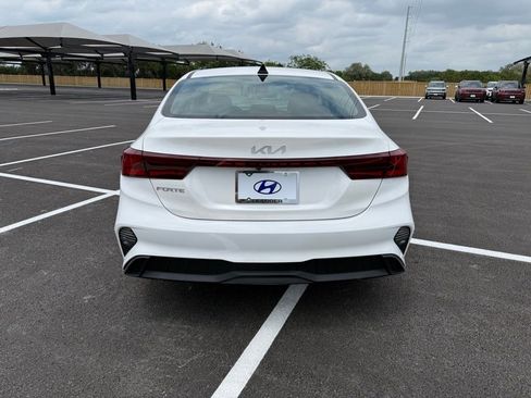 Used 2023 Kia Forte LXS w/ LXS Technology Package FWD image 6