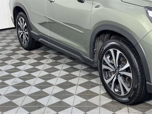 Used 2020 Subaru Forester Limited image 12
