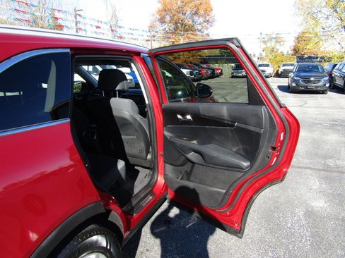Used 2017 Kia Sorento AWD image 24