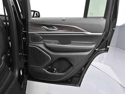 Used 2025 Jeep Grand Cherokee Limited 4xe image 18