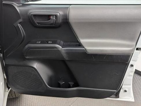 Used 2019 Toyota Tacoma SR image 17