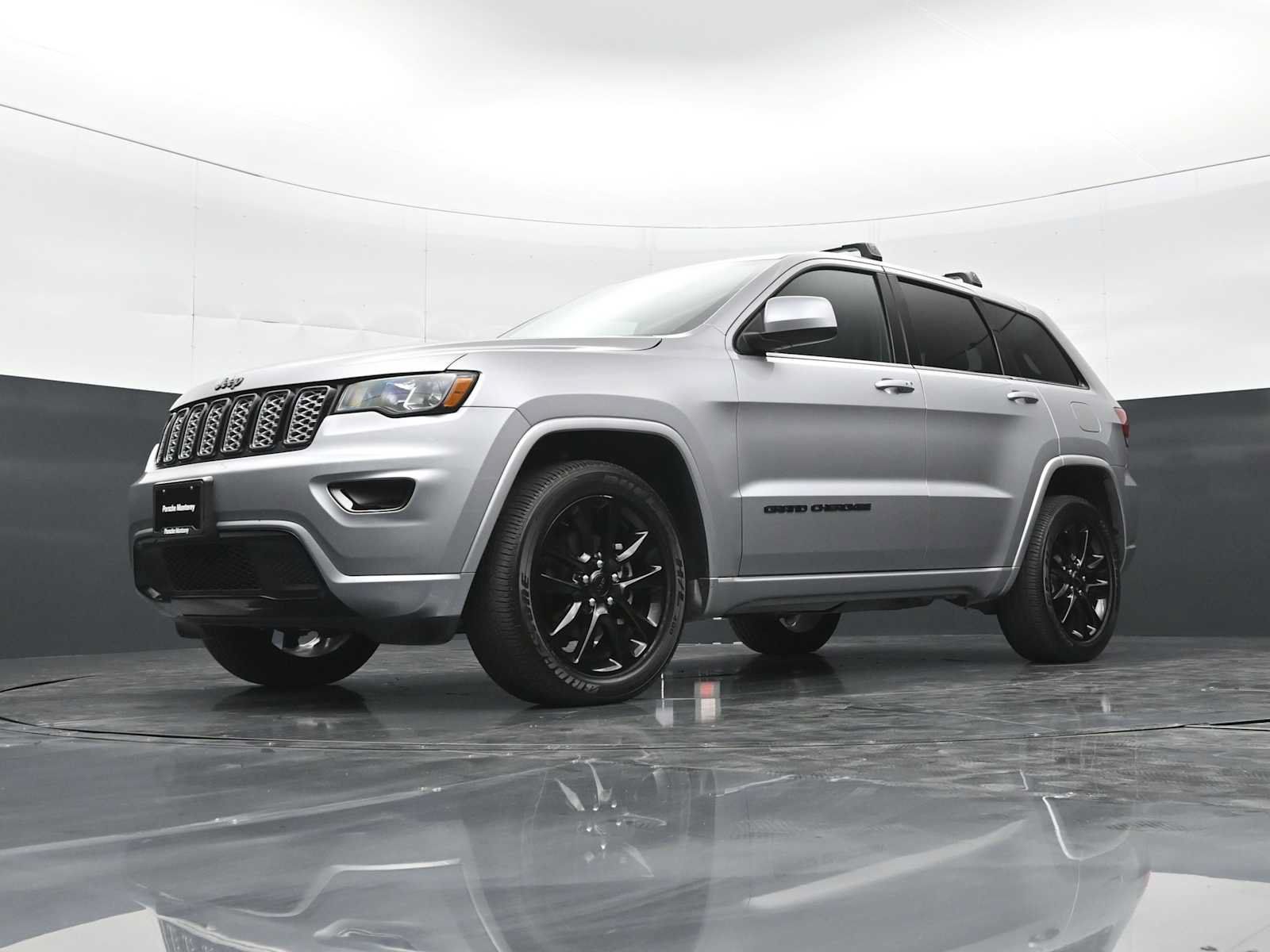 Used 2019 Jeep Grand Cherokee Altitude AWD/4WD image 37