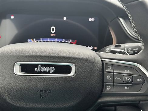 Certified 2024 Jeep Grand Cherokee Limited image 27