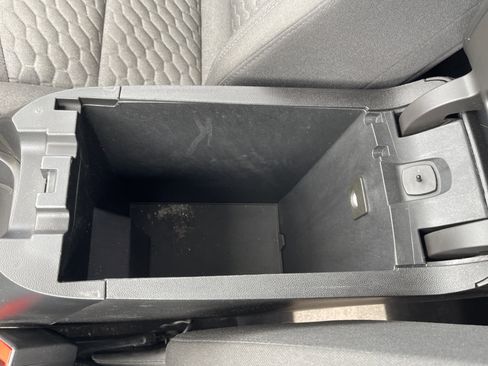 Used 2019 Chevrolet Equinox LT image 30