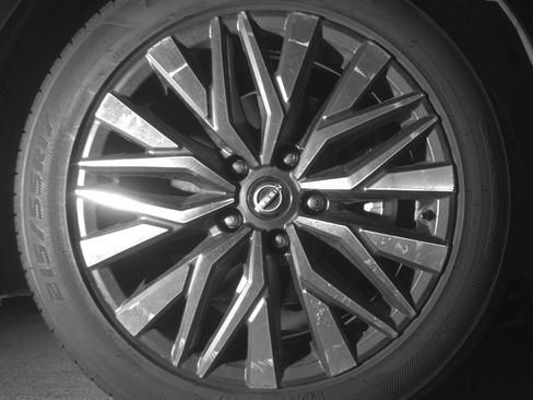 Used 2025 Nissan Altima 2.5 SV FWD image 13