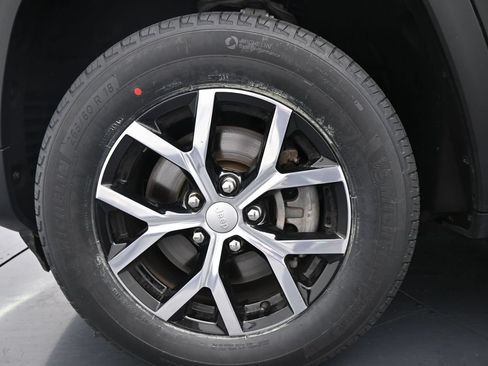 Used 2023 Jeep Grand Cherokee L Limited AWD/4WD image 14