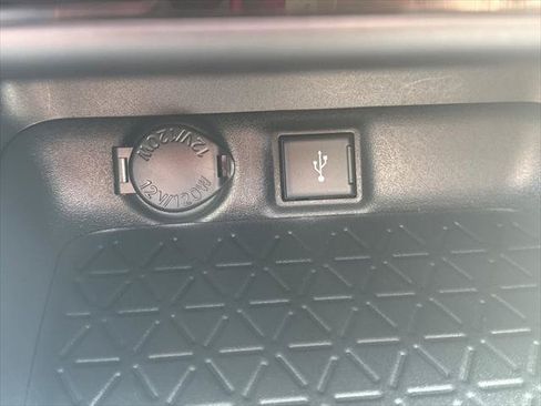 Used 2022 Toyota RAV4 XLE Premium AWD/4WD image 22