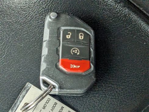 Used 2018 Jeep Wrangler Unlimited Rubicon image 33