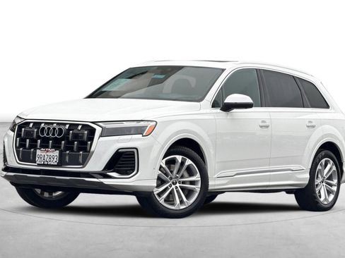 Used 2025 Audi Q7 3.0T Premium Plus image 2