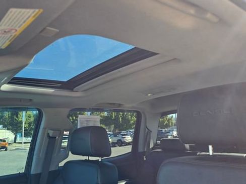 Used 2018 GMC Sierra 2500 Denali image 18