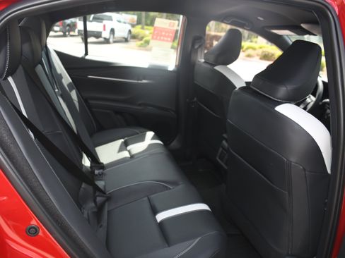 New 2026 Toyota Camry Hybrid FWD image 10