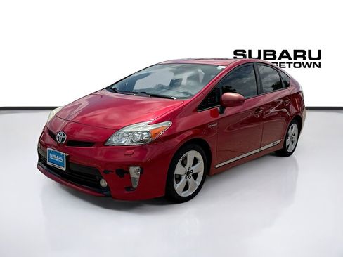 Used 2014 Toyota Prius Five w/ Preferred Accessory Package FWD image 3
