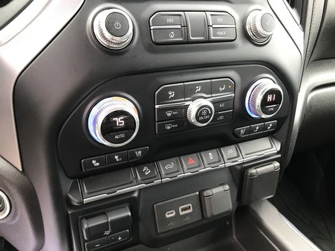 Used 2022 GMC Sierra 1500 SLT w/ SLT Premium Package image 22