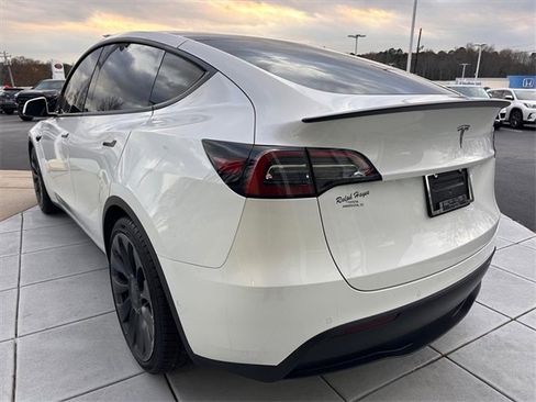 Used 2021 Tesla Model Y Performance image 5