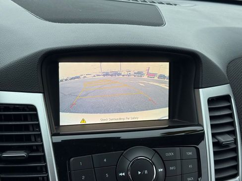 Used 2016 Chevrolet Cruze LT image 35