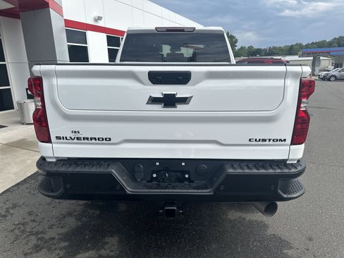 Used 2024 Chevrolet Silverado 2500 Custom w/ Custom Value Package AWD/4WD image 7