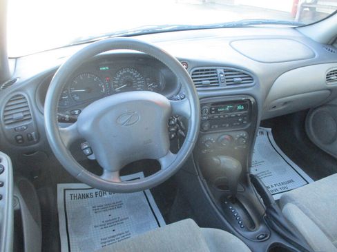 Used 2002 Oldsmobile Alero GL FWD image 7