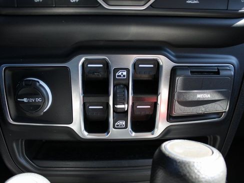 Used 2023 Jeep Wrangler Sahara image 24