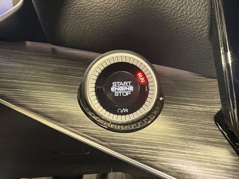 Used 2024 Jeep Wagoneer L Series II w/ Flexible Seating Group image 27