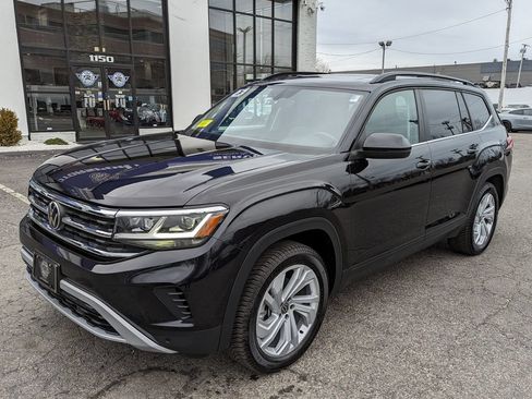 Used 2023 Volkswagen Atlas SE w/ Panoramic Sunroof Package AWD/4WD image 2