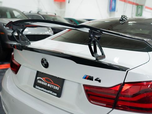 Used 2018 BMW M4 Coupe RWD image 13