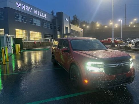 Used 2022 Ford Maverick Lariat w/ Lariat Luxury Package image 2