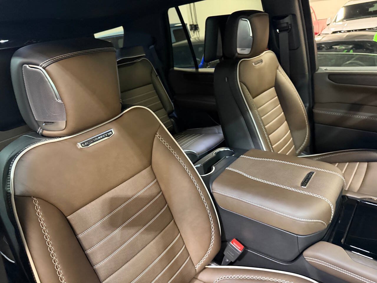 Used 2026 GMC Yukon Denali Ultimate w/ LPO, Floor Liner Package AWD/4WD image 28