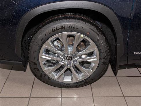 New 2026 Toyota Highlander Limited AWD/4WD image 5