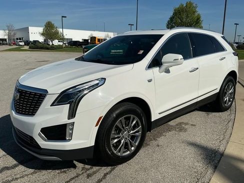 Used 2021 Cadillac XT5 Premium Luxury image 3