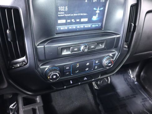 Used 2018 Chevrolet Silverado 1500 Custom w/ Custom Convenience Package AWD/4WD image 15