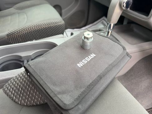 Used 2019 Nissan Frontier Desert Runner image 25