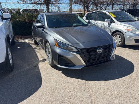 Used 2023 Nissan Altima 2.5 SV w/ SV Premium Package image 1