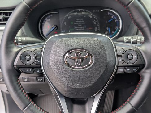 Used 2024 Toyota RAV4 SE w/ Weather & Moonroof Package AWD/4WD image 18