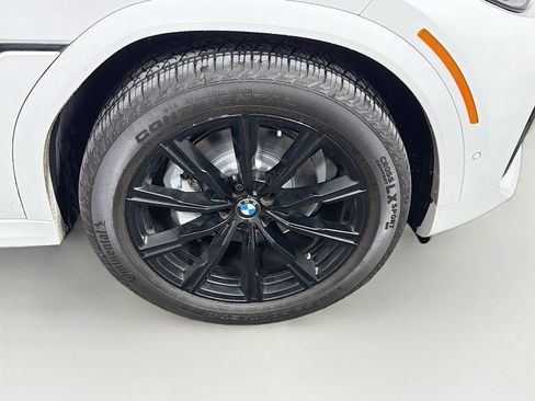 Used 2022 BMW X6 xDrive40i w/ Executive Package image 34